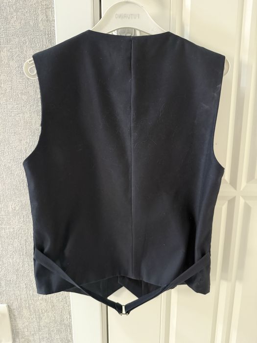 Продам жилет школьнвй синий для мальчика