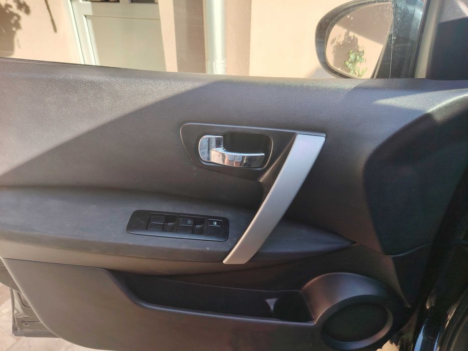 Set 4 panou tapiterie  usi /fete usi si Mocheta original Nissan Q J10