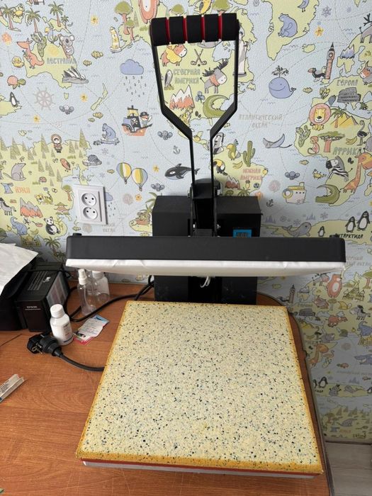 DTG принтер, термопресс, ноутбук