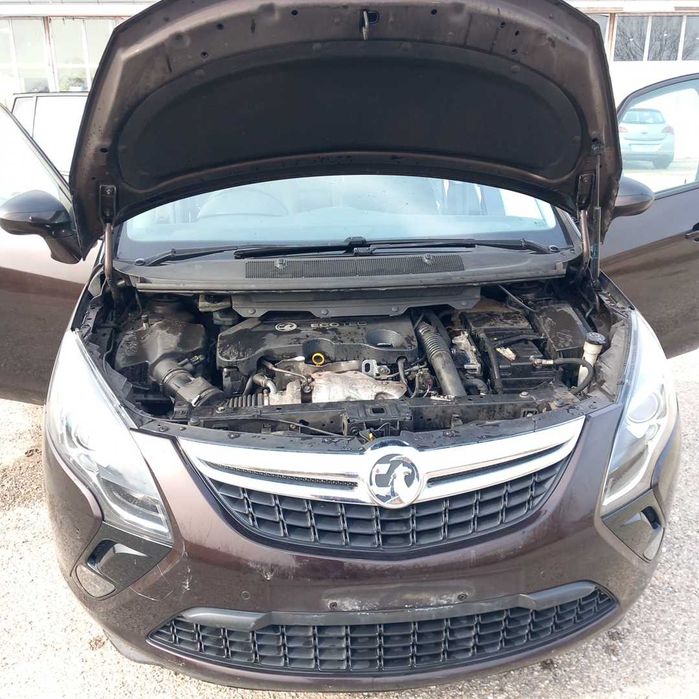 Opel Zafira C Tourer 2,0 CDTI B20DTH 2015/Опел Зафира C кафяв на части