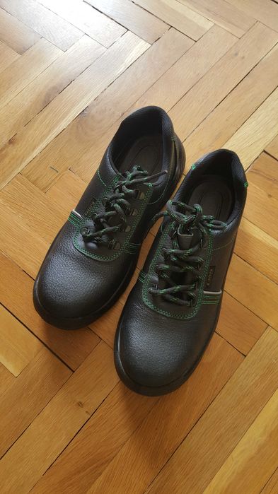 НОВИ Работни обувки-подсилени