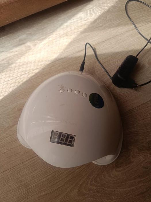 Лампа для ногтей