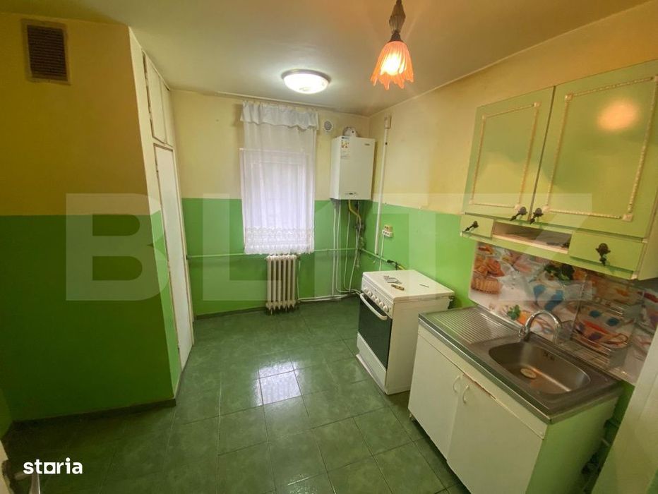Apartament cu 4 camere, decomandat, 78 mp, 2 bai, et intermediar, Damb — fotografia 2