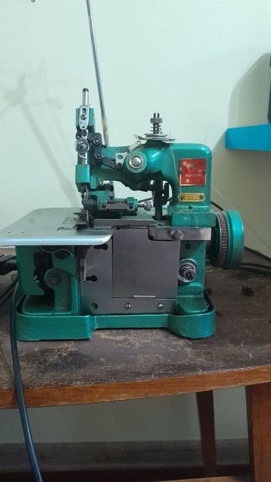 Хитой оверлоглари, холати яхши, 2 таси хам ишлайди, нархини келишамиз