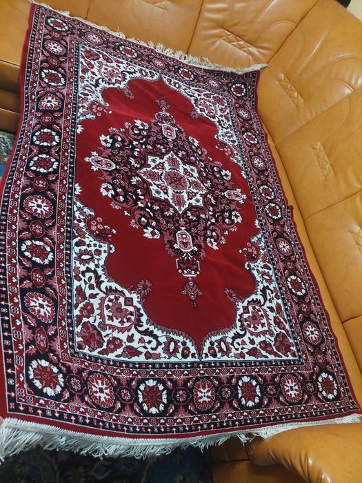 Cuvertura pat,2 bucăți noi ! 150 lei/bucata