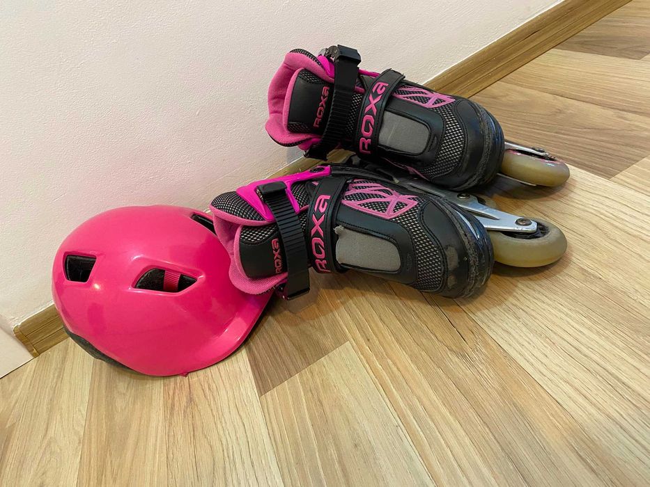 Role ROXA reglabile negru si roz , marimea 35-38