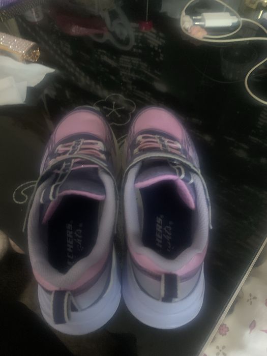 Adidasi skecers nr 33