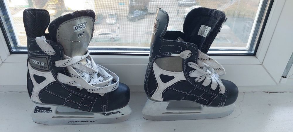 Продам детские  коньки