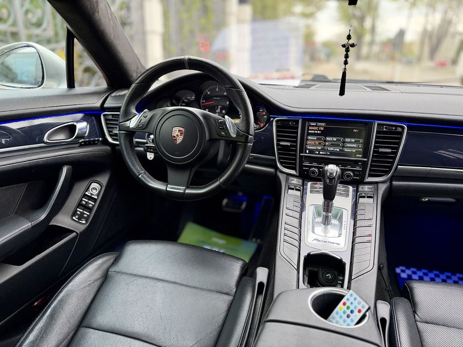 • Porsche Panamera 3.0 Diesel / Extra full / Jante Turbo / Ventilatie / Trapă • Parc Auto / Rate / Garantie 12 luni •