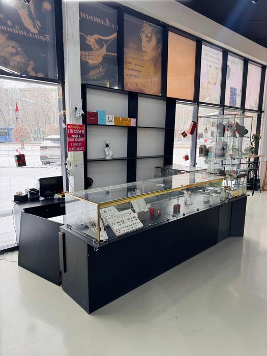 Ветрина для украшений