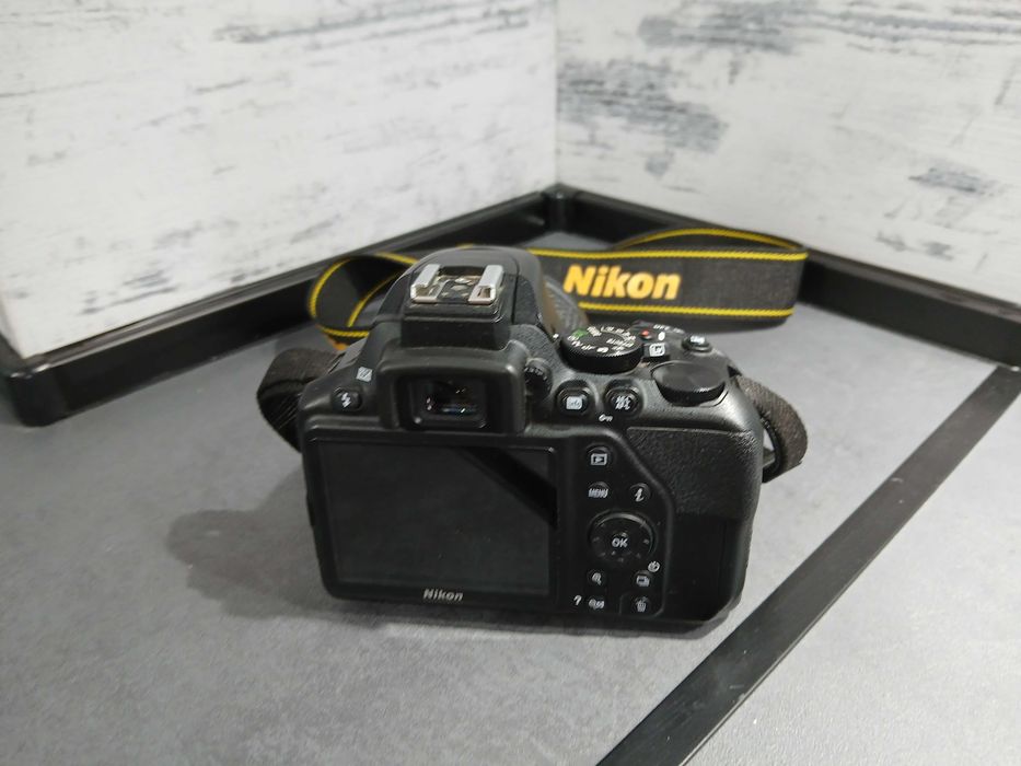Nikon D3500 + 18-55mm VR – Като нов, под 7000 кадъра!