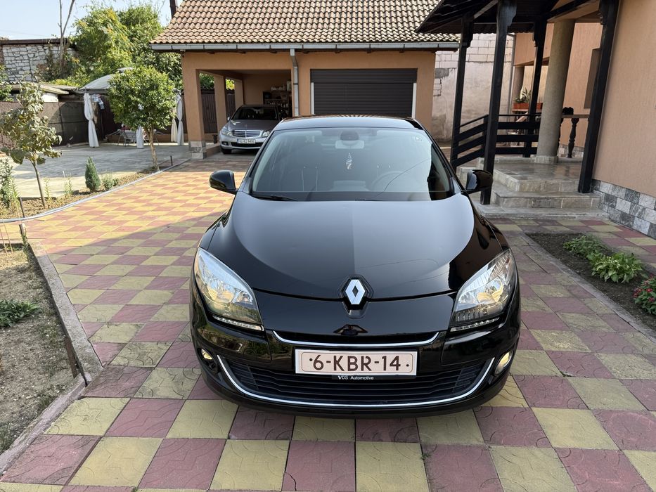 Renault Megane 1,5 Diesel-Hatchback-110 cp- euro5-recent adusa pe roti