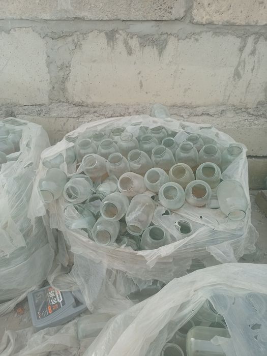 Продам банки 2 литровые