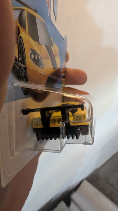 Hot Wheels treasure hunt-2016 Ford GT race/course