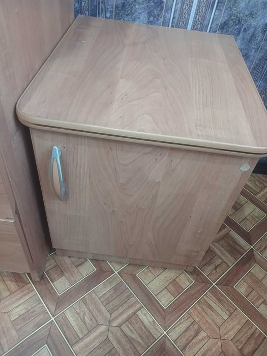Продам кровать и 2 тумбы