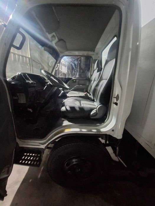 ISUZU sotiladi 2.5 tonnalik