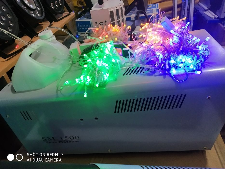 Жидкость для снег и дым машины.И сами аппараты к ним