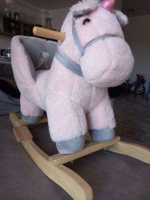 Unicorn balasoar plus cu sunete