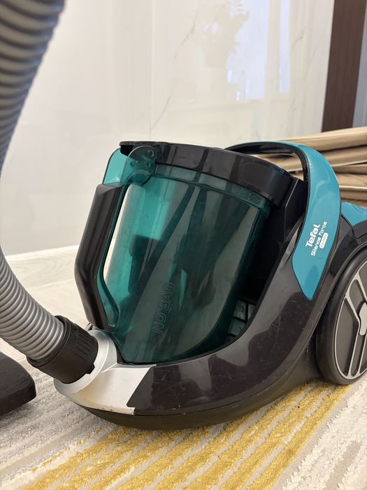 Продам Пылесос Tefal X-Trem cyclonic max черный