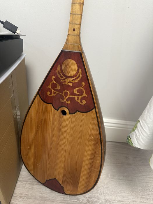 Домбра красивая