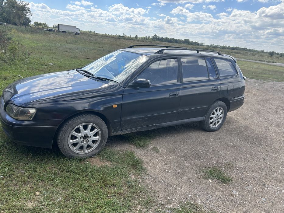 Продам тайоту калдину 1995