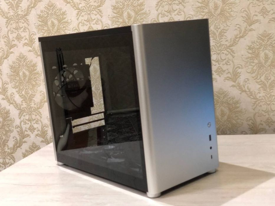 Кейс для работы и игр