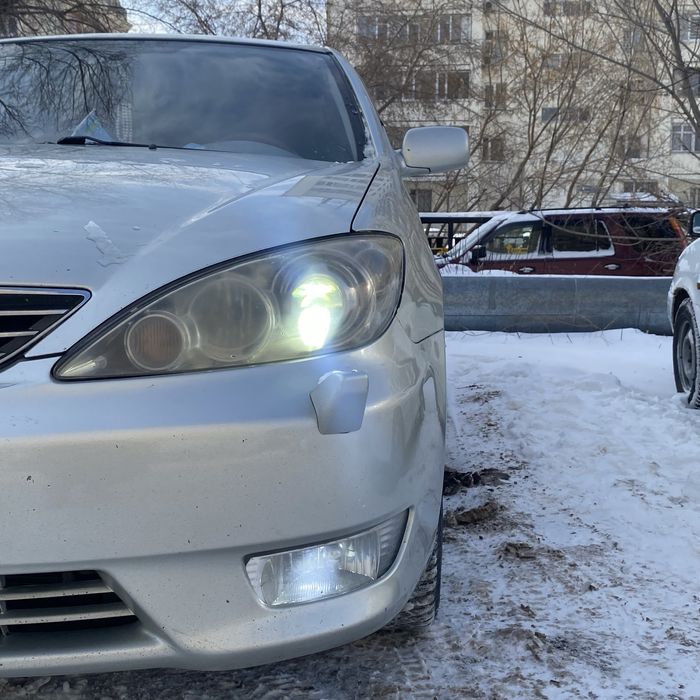 Продам фары на камри
