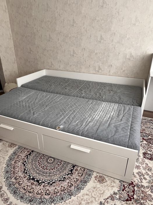 Кровать харошый.