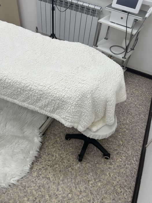 Продам кушетку рабочую