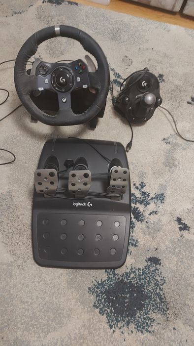 Vand foarte urgent volan xbox one / pc  logitech g920  + schimbator