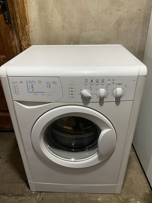 Стиральная машина INDESIT