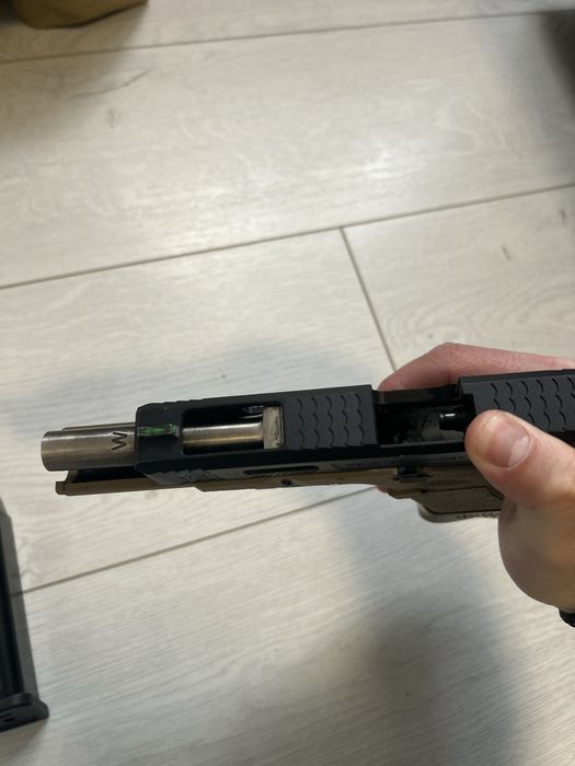 Replica Glock 17 Custom Tan / Black Slide GBB WE