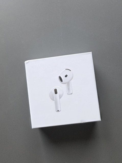 Vand casti AirPods 4 sigilate