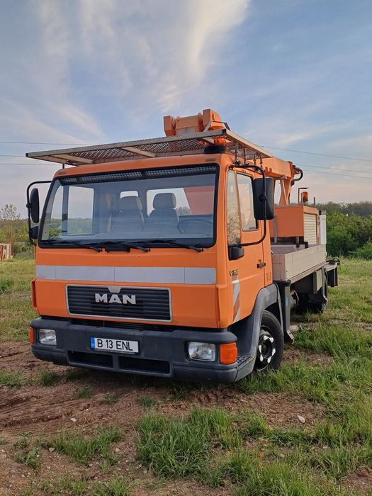 Nacela pe camion MAN  8. 156