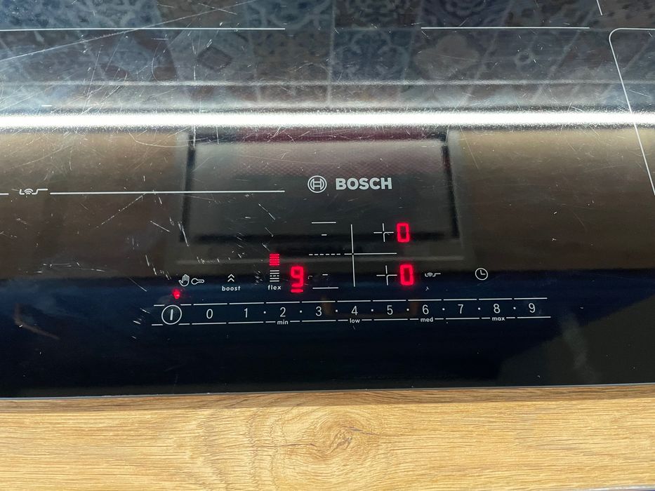 Продавам пукнати котлони Bosch