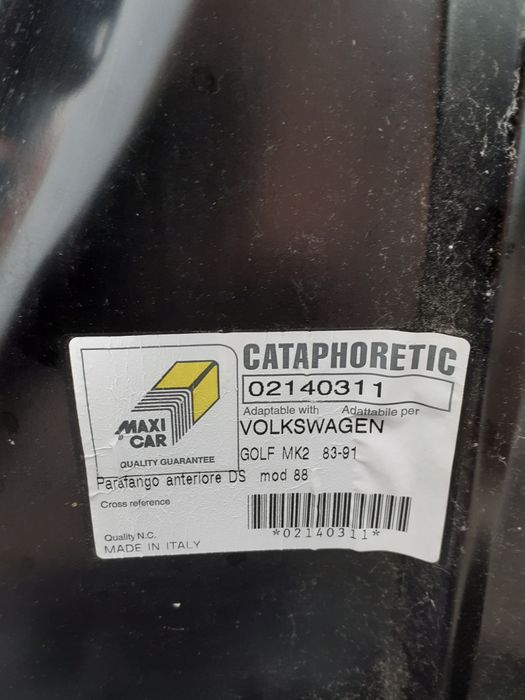 De vânzare aripa fata dreapta vw golf 2