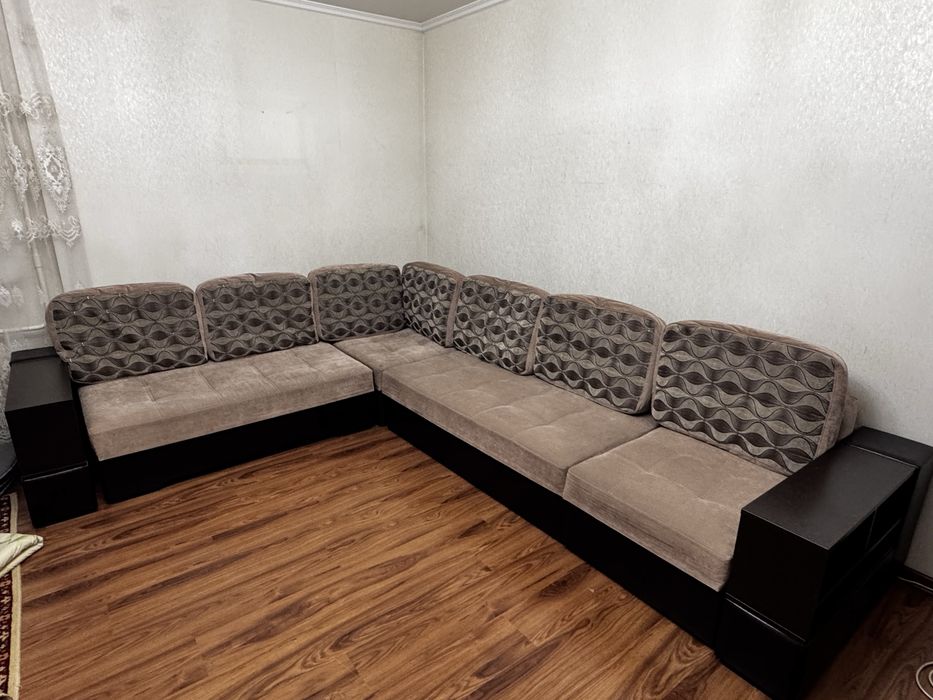 угловой диван-трансформер для гостинной