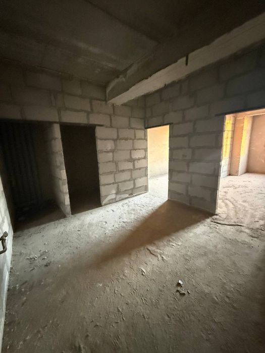 Иккиламчи кредит хам мавжуд 2 хонали гиштли квартира тезда сотилади