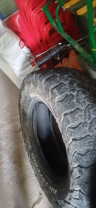 Продам шины hilux