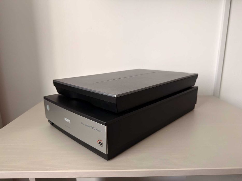 Scanner film foto Epson Perfection V800 + bonus holder V750 format mediu