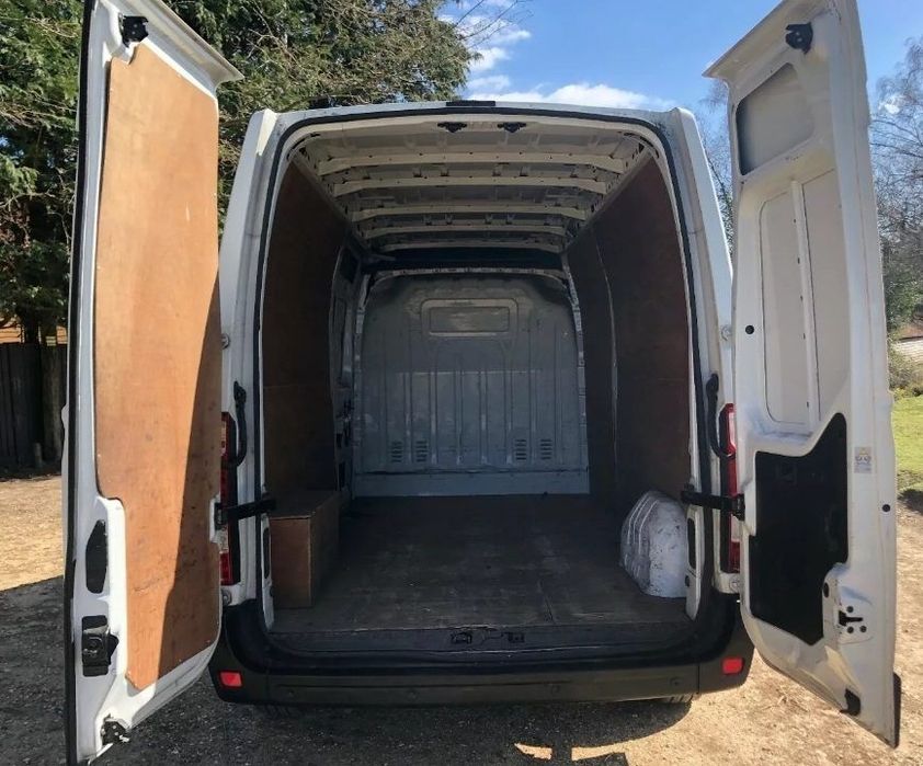 Dezmembrez Renault Master 2.3 2014