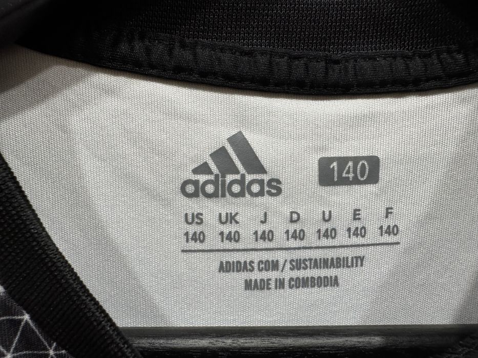 Продавам детски тениски на Партизан Белград и Ювентус