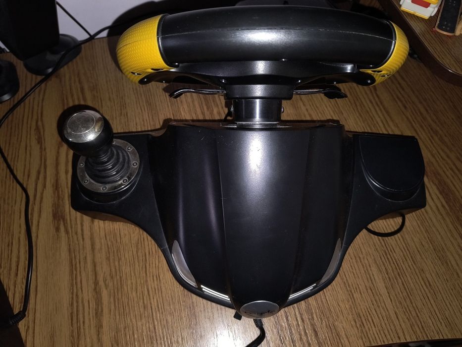 Vând volan gaming Myria MG7400