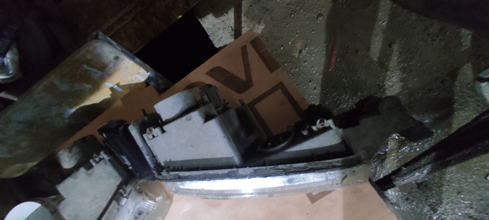 Продам фары мазда кронос