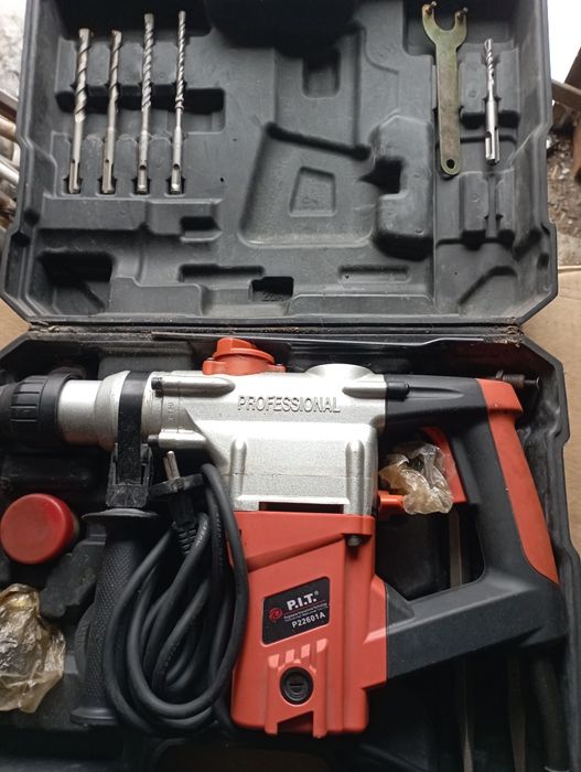 Перфоратор фирмы Пит