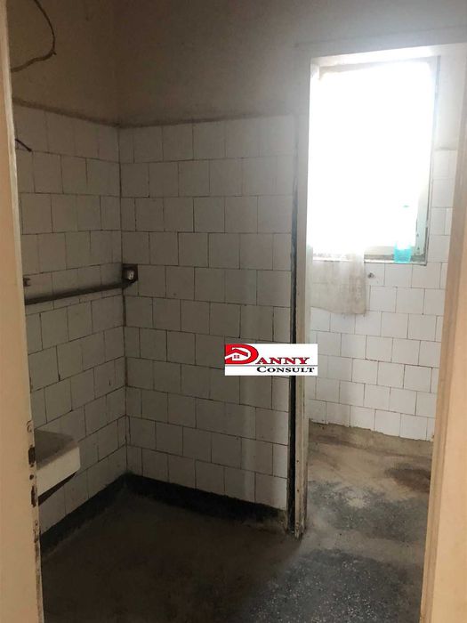 Двуетажна монолитна къща с двор в с. Беброво