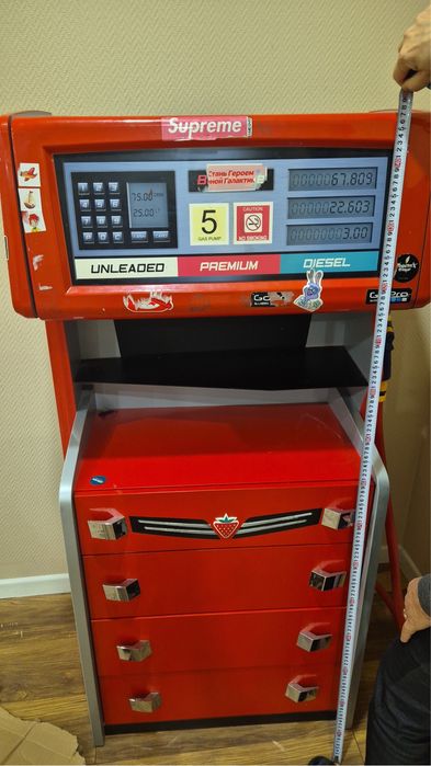 Кровать детская и комод