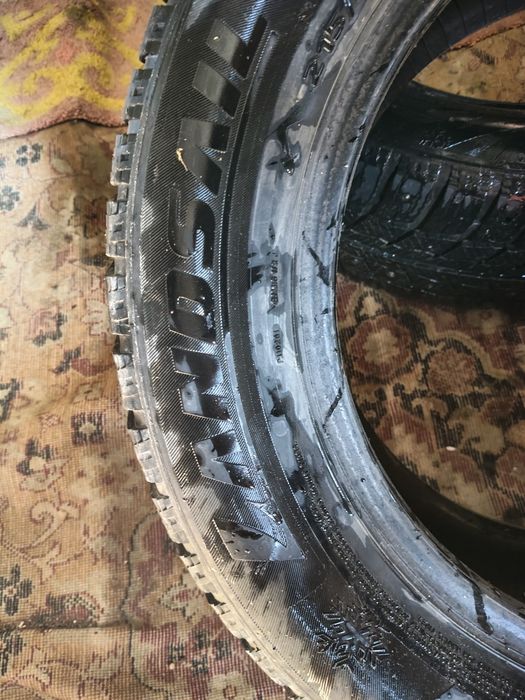 Шины 215/60/16       ,