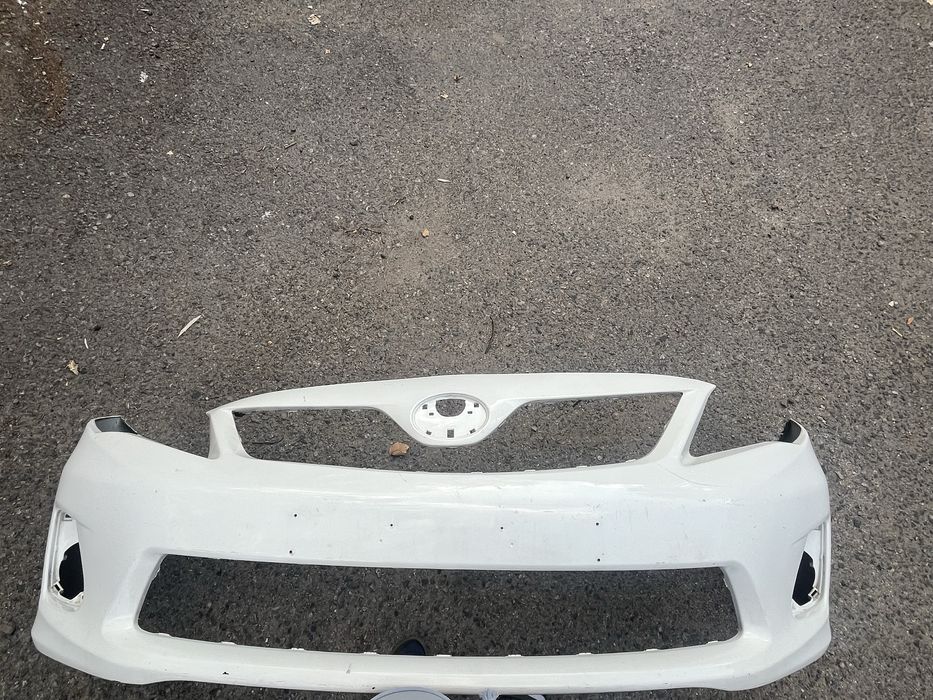 Передний бампер на Toyota Corolla (06-2012 E15)