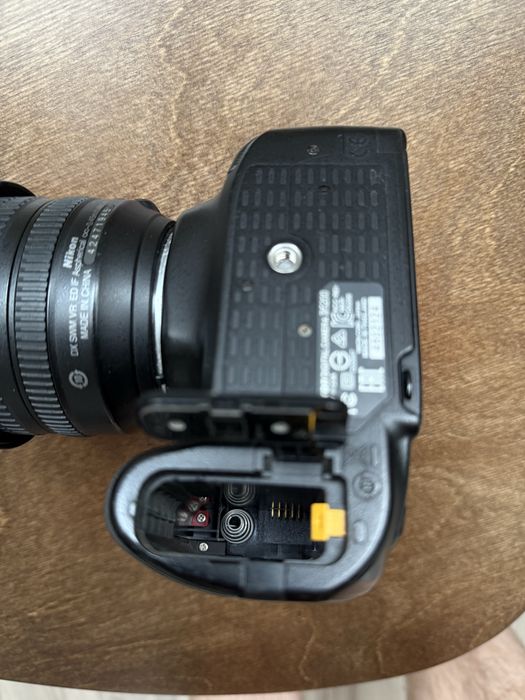 Nikon D5200 + 18–105 VR